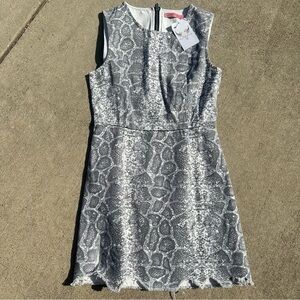 Signature Monochrome Textured Dress   PM5